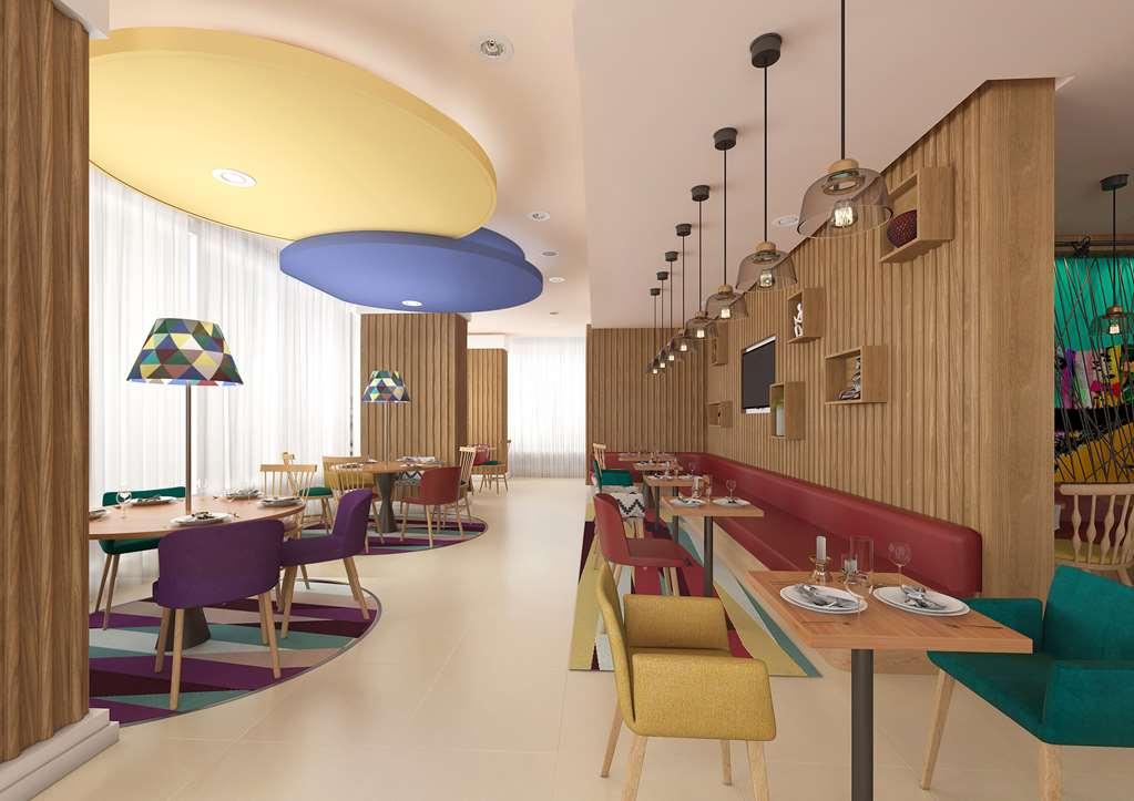 Hampton By Hilton Doha Old Town Otel Restoran fotoğraf